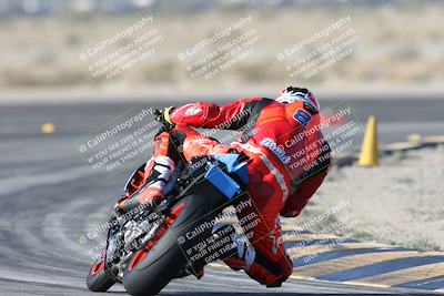 media/Dec-01-2025-Moto Forza (Mon) [[2daa91e15f]]/1-Advanced Group/Session 2 Turn 11 Backside/